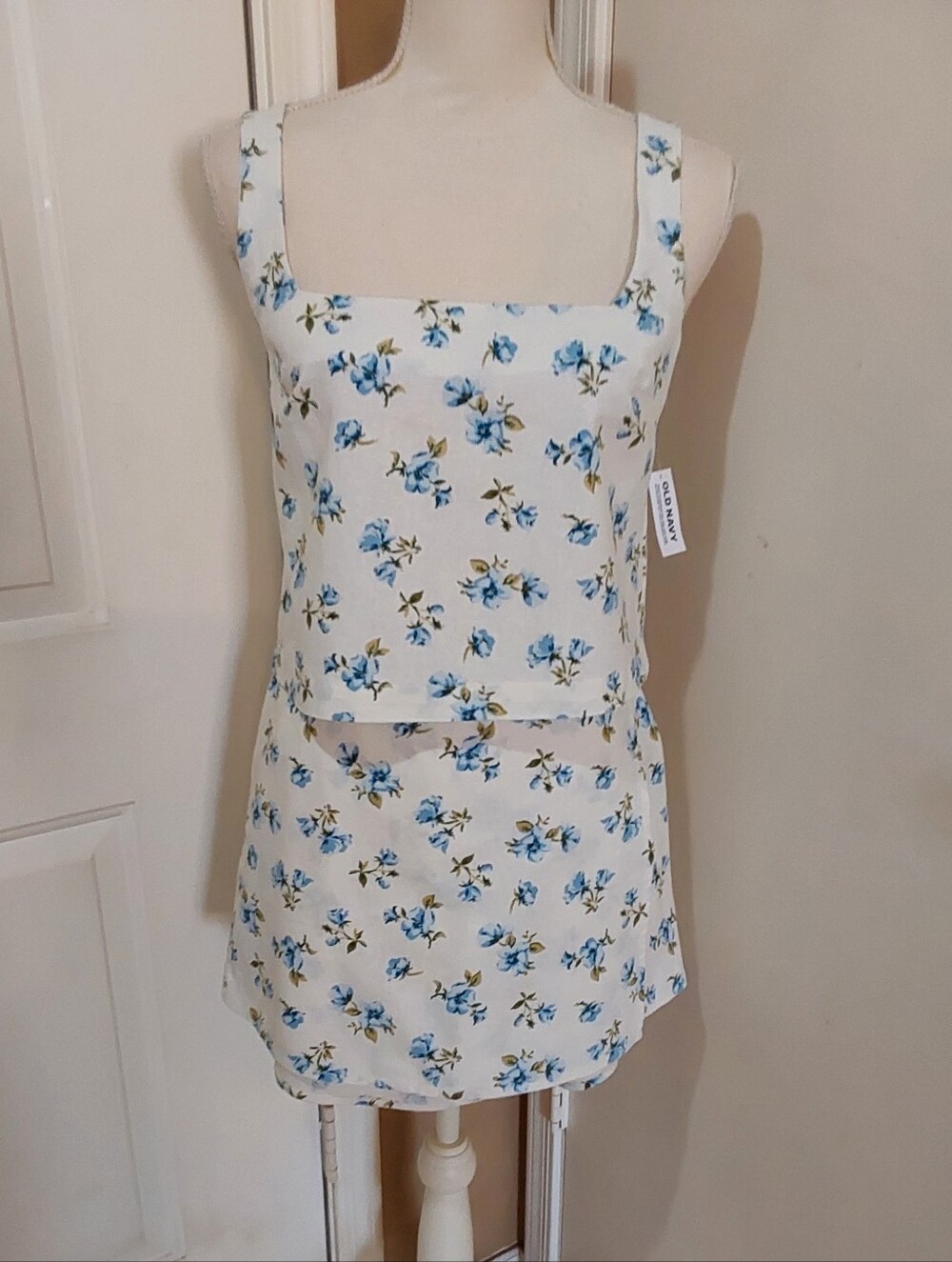 🌺 NWT Old Navy Linen Top and Skort Set with Light Blue Floral Print
